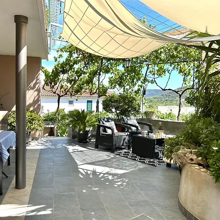 Apartament Petra Gustirna